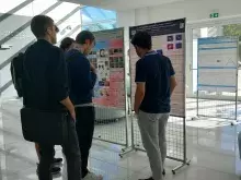 uczestnicy na sesji plakatowej
