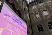 harmonogram konferencji na ekranie