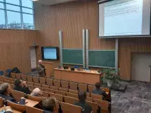 Profesor Kijowski prowadzi seminarium
