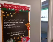 plakat na drzwiach sali z warsztatem "Matematyczne ozdoby świąteczne"