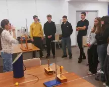 Prof. Gondek z grupą podczas warsztatów