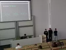 drużyna prezentująca na auli