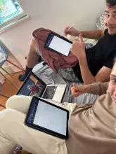 studenci podczas nauki