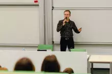 dr Tomasz Miller