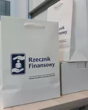 torby z logo Rzecznika Finansowego