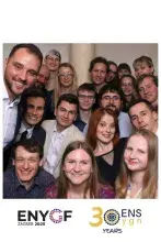 uczestnicy konferencji ENYF; Marta Wróblewska, Adrian Hadrzyński i Dagmara Strumińska-Parulska w tle