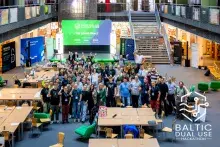 zdjęcie grupowe uczestników hackathonu