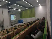 studenci na auli
